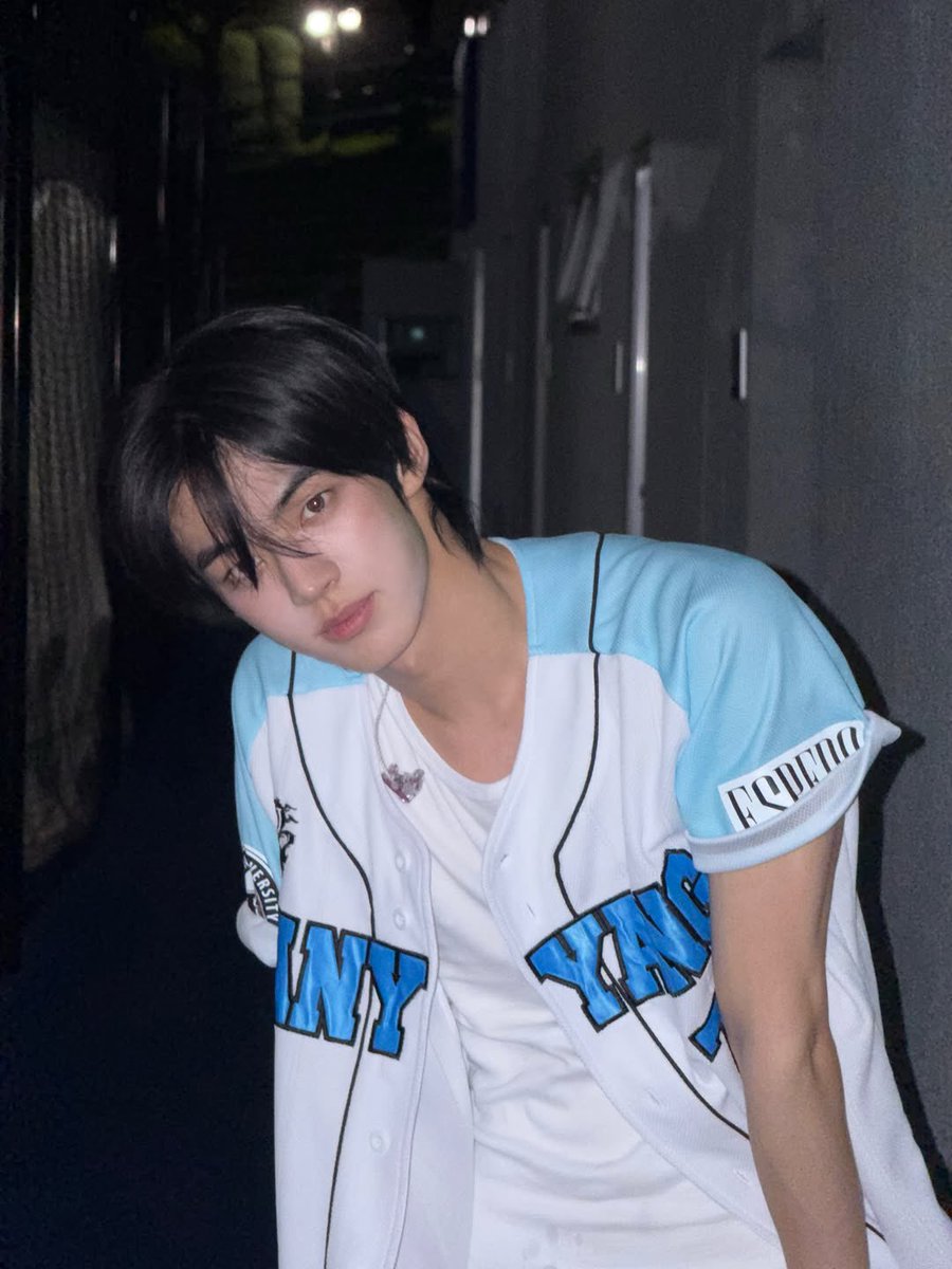 uxsu0's tweet photo. 미친듯이 잘생겼네 #도훈 https://t.co/Txe370fqqk
