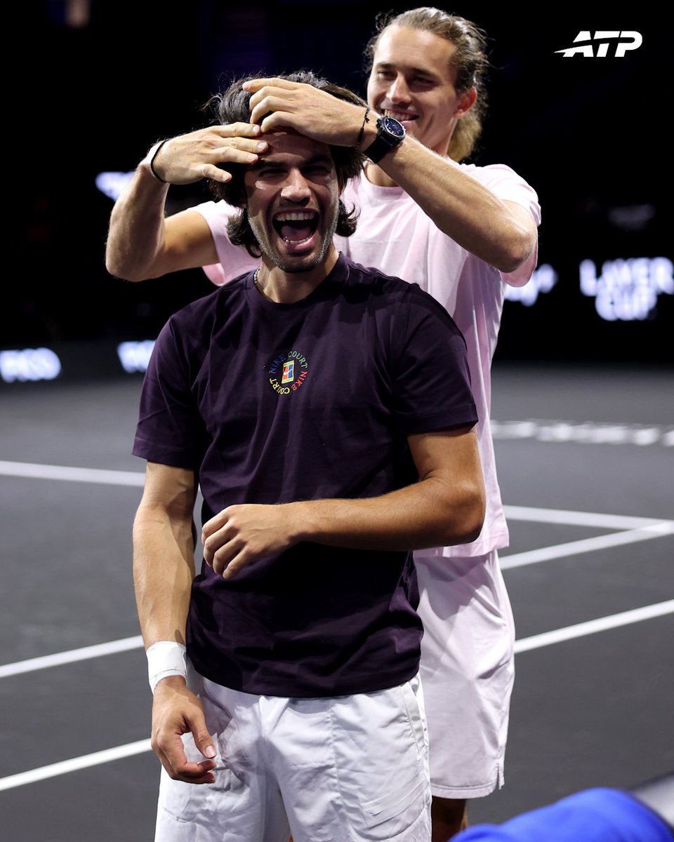 atptour's tweet photo. Teamwork makes the dream work 🤝

@carlosalcaraz @AlexZverev @LaverCup https://t.co/9eLjMR1NG7