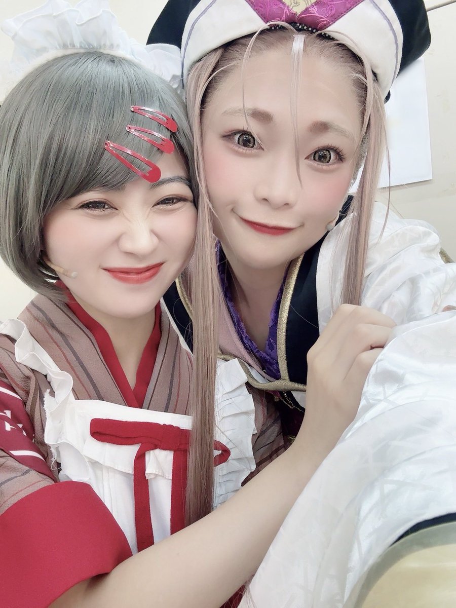 matsuzawakanon's tweet photo. #舞台新サクラ大戦 休演日明けの公演ありがとうございました˚⊹ 💿₊˚⊹
知識が素晴らしすぎる、ズーインさんと🐼
ももよさんは本当に周りを見てくれてて、全人類好きですね
今回で更に更に仲良くなっちゃったもんね
明日も1公演✨ぜひ劇場へ https://t.co/TgXlGNZgnt