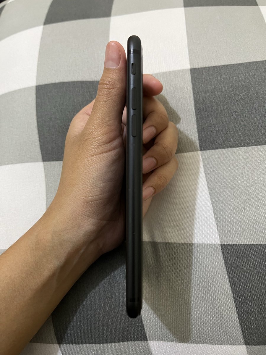 nnaphthalene's tweet photo. WTS // Want to Sell Iphone 7 32GB MATTE BLACK

natural old iphone camera jd bisa buat digicam or actually masih usable as a secondary phone🥹🫶🏼

#zonauang #zonajajan #bealanjaㅤ https://t.co/nTpIkJ6Rcv