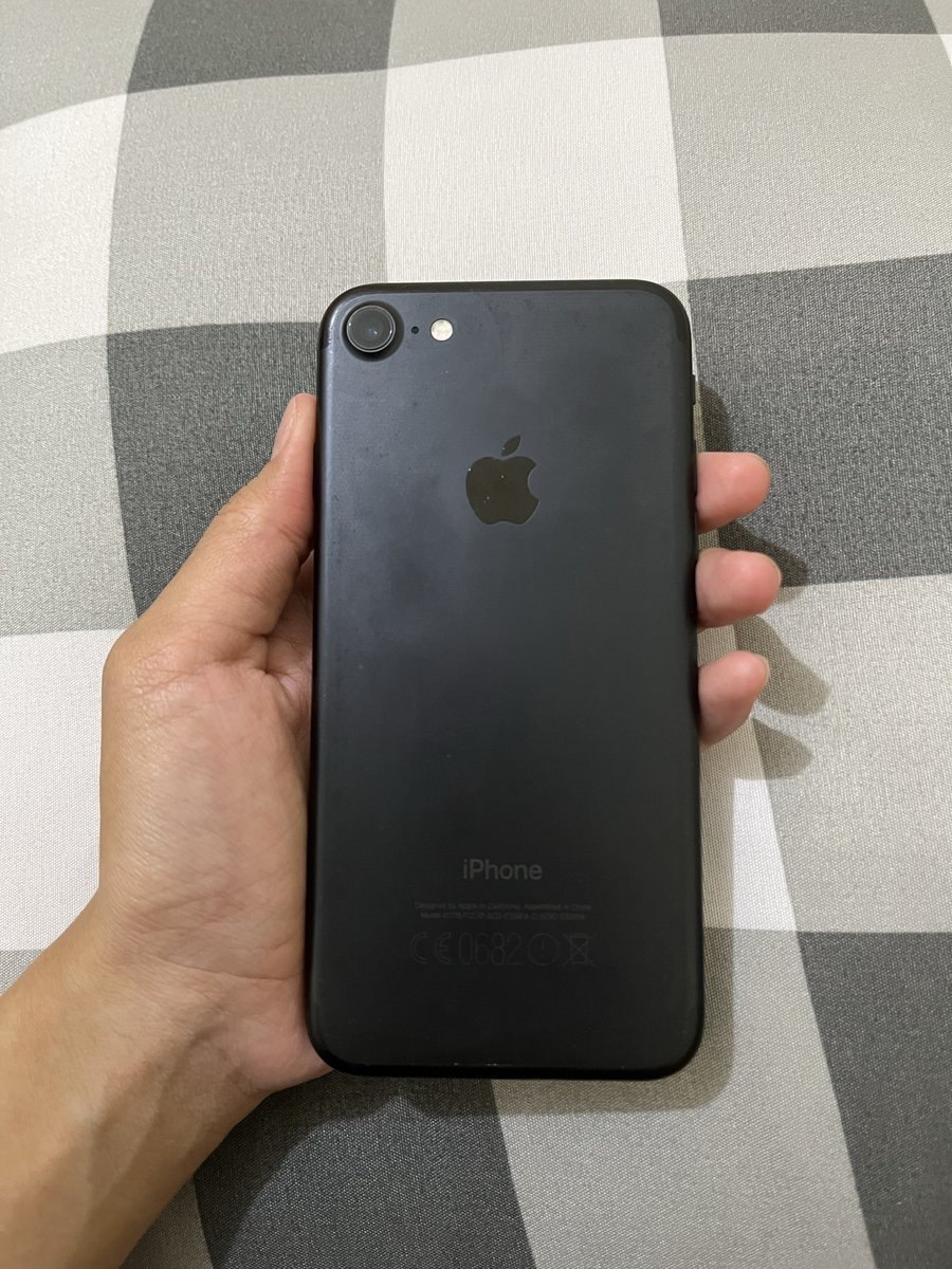 nnaphthalene's tweet photo. WTS // Want to Sell Iphone 7 32GB MATTE BLACK

natural old iphone camera jd bisa buat digicam or actually masih usable as a secondary phone🥹🫶🏼

#zonauang #zonajajan #bealanjaㅤ https://t.co/nTpIkJ6Rcv