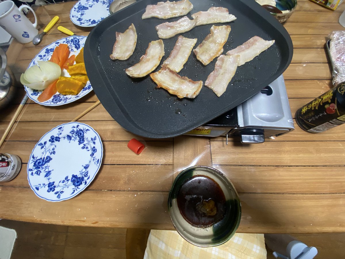 gihuboy's tweet photo. まじで暴落する予感してきた…
俺が攻め気になってた
俺を壊す方向に動くはずなので明日は暴落、積み上げたものが全部崩れる…
今日は焼肉たべました… https://t.co/LoeAwxr0Zz