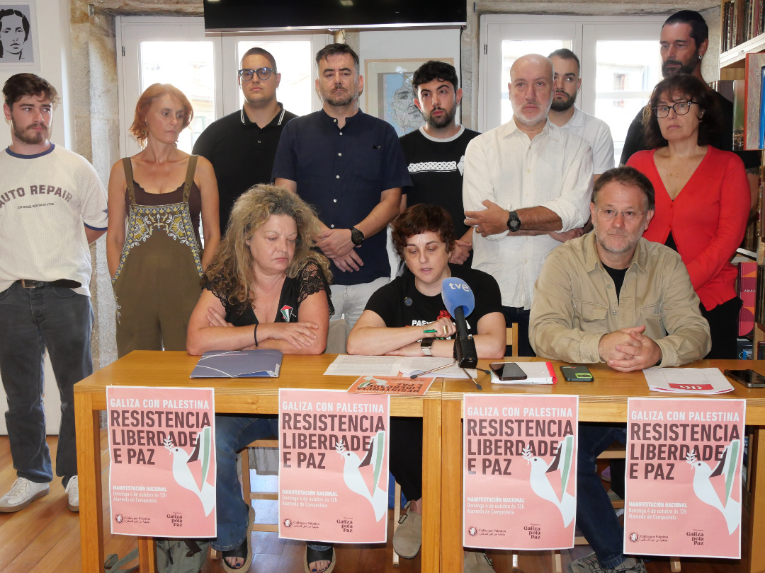 obloque's tweet photo. Representantes de BNG e Galiza Nova participaron hoxe na presentación da manifestación nacional por Palestina, baixo o lema "Galiza con Palestina: resistencia liberdade e paz".

👉 Domingo 4 de outubro, 12h, Alameda de Compostela.

Consulta a disposición de autobuses.

Participa!

#PalestinaVencerá