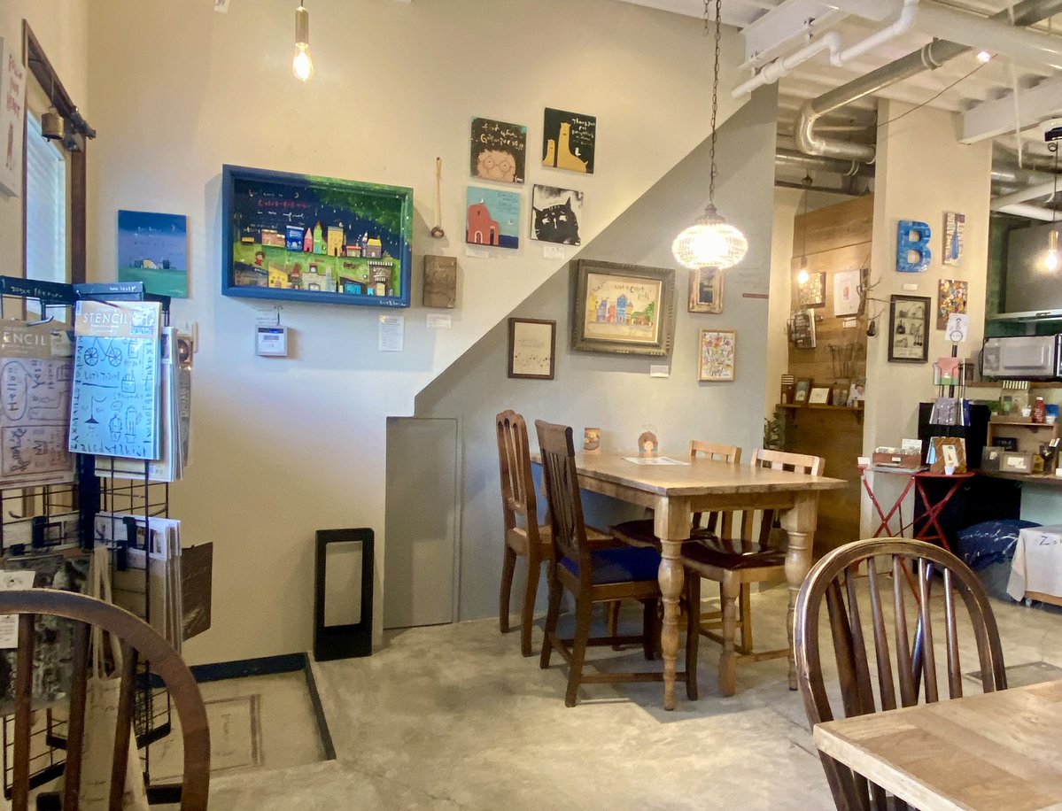 LOVE20070129's tweet photo. 🍵抹茶巡り🍵

　お友達の同級生がやっている北浜にある「leafcafe&amp;gami'sgallery」に、抹茶のスイーツを食べに行きました🥰❤️
　🍰抹茶チーズケーキ
　☕️カフェオレ
　ワークショップもやってたり、素敵でした😍💖
https://t.co/AHrP3QLKia
#leafcafe&amp;gami'sgallery
#抹茶 https://t.co/ovE3Rpi96t