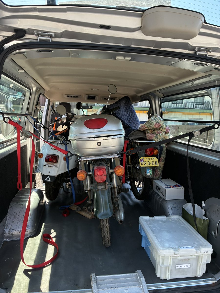 WaxigeS's tweet photo. 色々とタイミングが良かったので東京と栃木に最新のカブ持ってって太古のカブ回収！
ジョルカブ嬉し過ぎる〜 https://t.co/i0TOXW8RwU