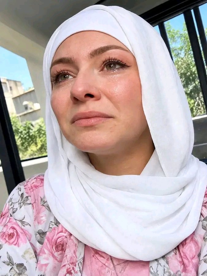 Rb__girl's tweet photo. The tears flowed 😥as she accepted the Shahadah. Welcome home, sister. 🤍☪️ https://t.co/JK9Uhvo9mt