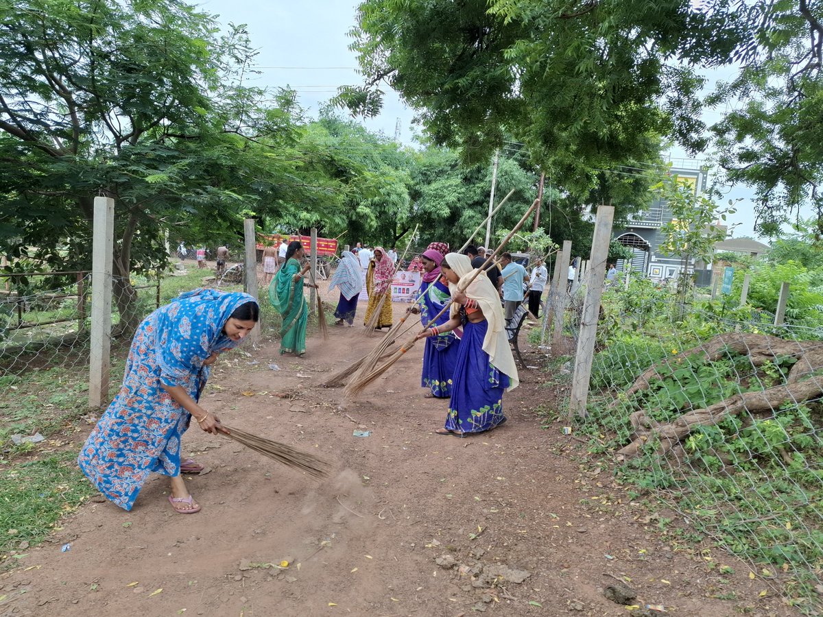 Thankhamhariya1's tweet photo. SHS 2026 NAGAR PANCHAYAT Thankhamhariya #SHS2026 #SwachhataHiSewa2026 #SwachhChhattisgarh #SewaSankalp https://t.co/DDLcUxG9s3