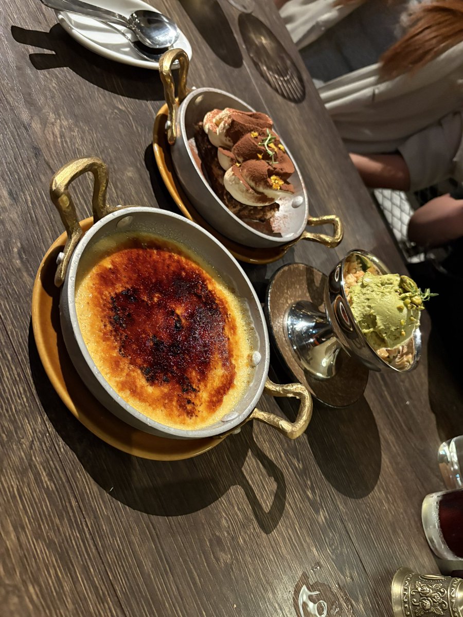 toka0616's tweet photo. 飲んでるよ〜
もうすぐ二件目へ行く!
お姉さん2人と定期飲み会 https://t.co/H0vfcSGX0E