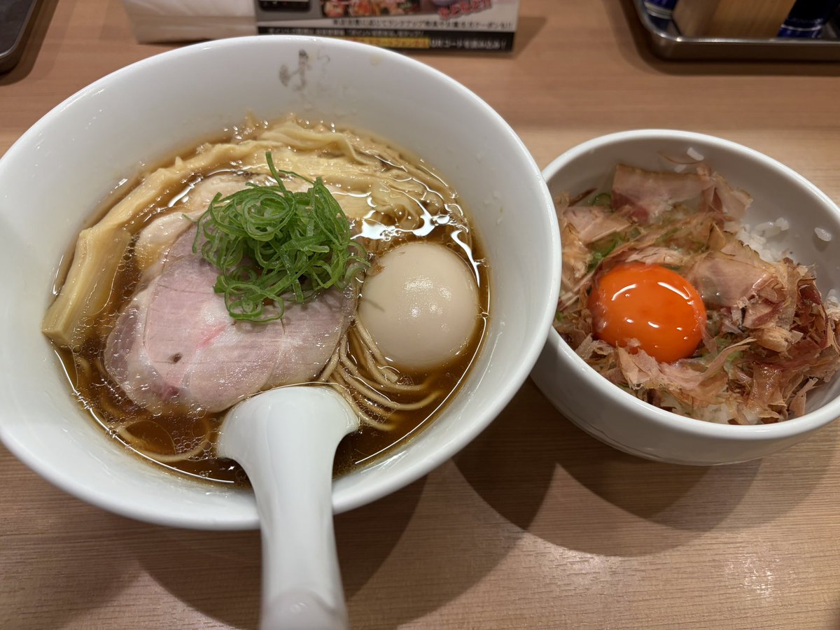 773RadioHappy's tweet photo. 13連休明け地獄の労働を終えて麺屋に来たら過去一下振れ引いてガチで終わってる https://t.co/mXJYMGw140