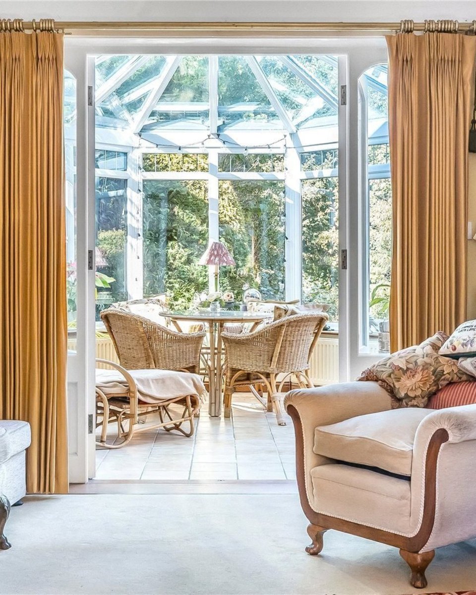 JS_Reigate's tweet photo. New listing: handsome detached 1930s home on Waterlow Road, Reigate. First time to market in decades, 0.3 acre plot, 190ft garden, close to top schools. Guide price £1,374,950.

https://t.co/44Ye25ykNf

01737 222027 

#reigateproperty #jacksonstops https://t.co/i3xt8Dgfnd