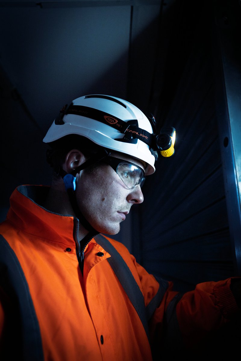StreamlightDE's tweet photo. Beleuchtung sowohl für Arbeiten im Nahbereich als auch für Arbeiten in größerer Entfernung 🔦

Die Streamlight Trident®-Stirnlampe vereint einen Punktstrahl für die Ausleuchtung größerer Entfernungen mit einem Flutlicht für Arbeiten im Nahbereich – und das alles in einem robusten, flachen Design.

Bereit für anspruchsvolle Arbeitsumgebungen 👷

Erfahren Sie mehr: https://t.co/qdixhATU7H

#StreamlightTrusted