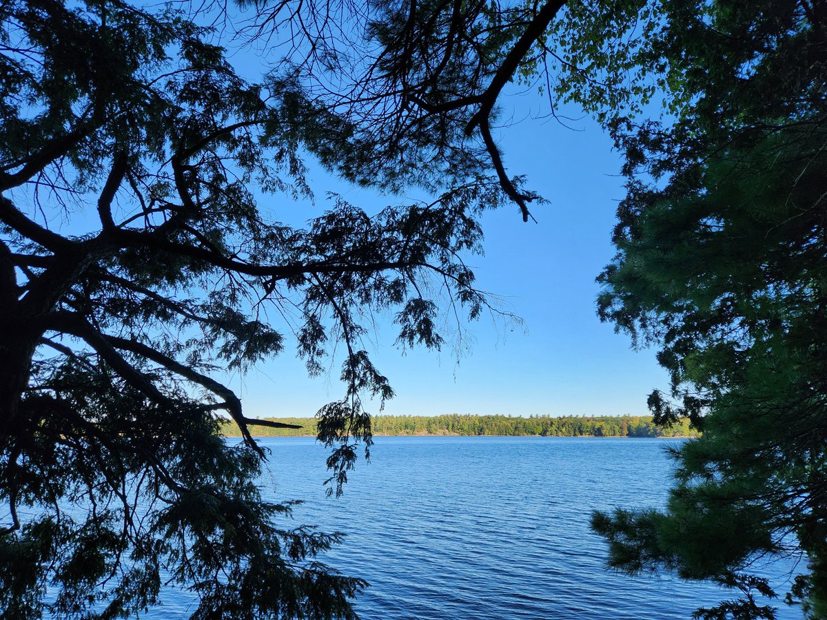 orcishaquarius's tweet photo. Another day, another job. At least this one has a beautiful view https://t.co/nNqSa6NiJU