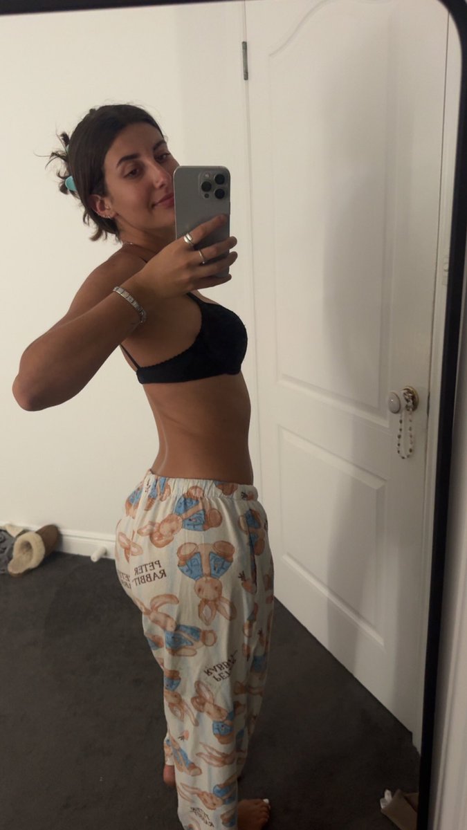 hermybrownnn's tweet photo. Just flexing my body👅 https://t.co/BcFwHZsq5Z