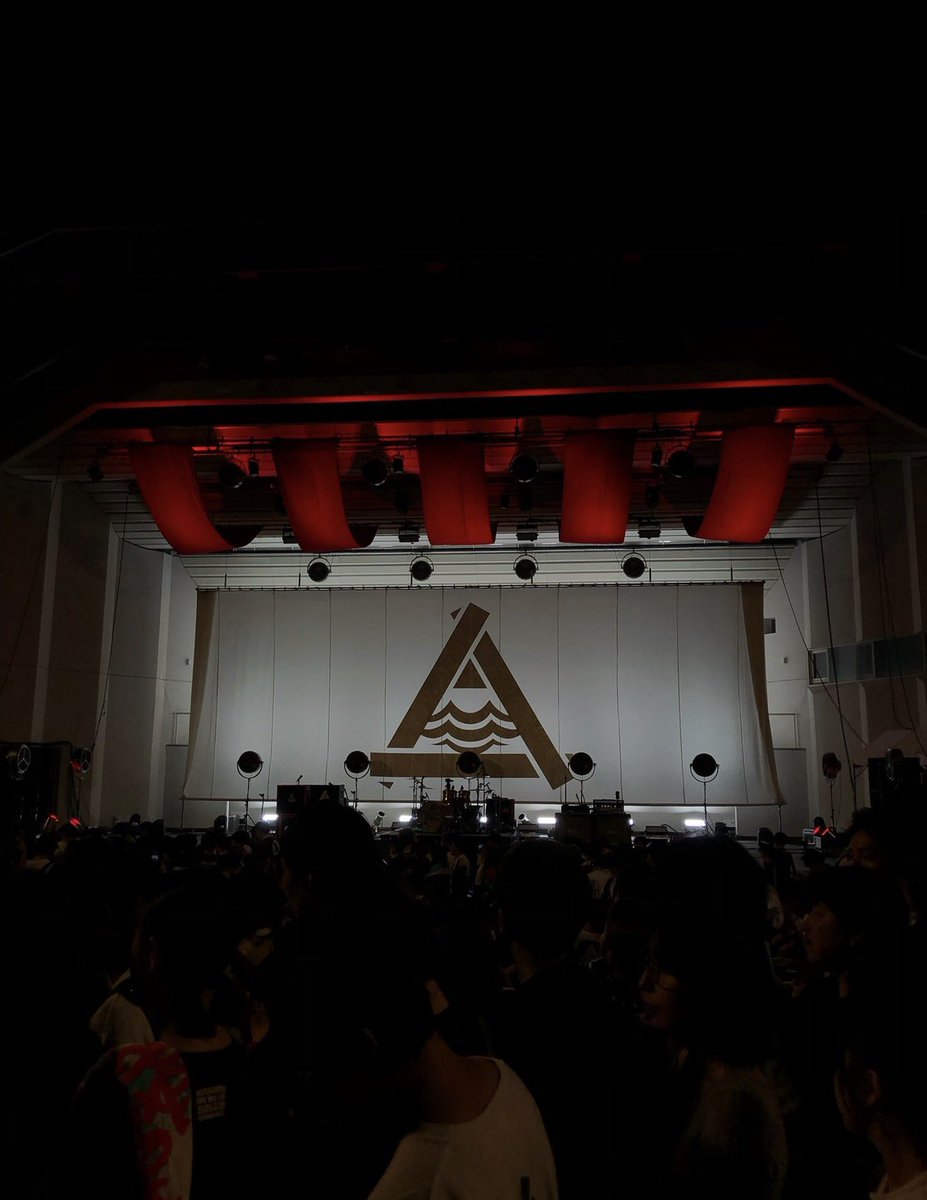 2yhum_6's tweet photo. 城野音！ハルカミライ！間違いなくここが1番輝いてた🔆いつも音楽と言葉で私を抱きしめてくれてありがとう https://t.co/usSY5GwqzG