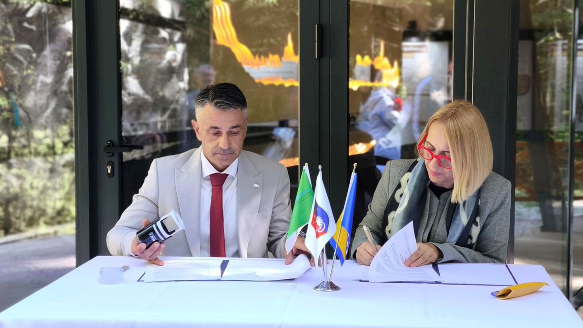 vladafederacije's tweet photo. ✅ Ministrica Pozder potpisala ugovor: 214.000 KM za unapređenje turističke infrastrukture na Bijambarama

Više na 🔗 https://t.co/xvpuPlO244

#VladaFederacijeBiH #VladaFBiH #FMOIT #Bijambare #ZaštićenaPodručja #Turizam #EkološkiPrevoz #OdrživiTurizam https://t.co/AKk7S99Tpl