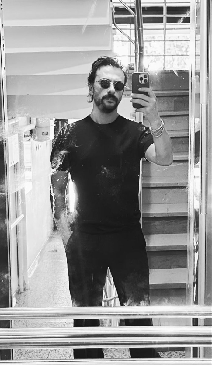 onurdilber_'s tweet photo. Bu yakışıklılık karizmalık fitlik nedir ya her gün daha çok karizmatik ya dilberimmm @onurdilber 🔥🫠🫶 https://t.co/FcmnFdGAI9