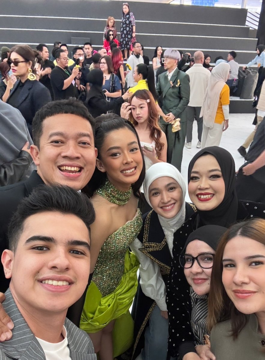 dstrvlight's tweet photo. ada suheil fam's &amp; kak syifa yg slalu support qiqill🤍 https://t.co/PYiTTYEyBq