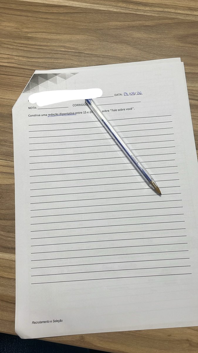 iasmin564's tweet photo. qual a necessidade de um lugar q eh um laboratório de saúde pedir isso pra contratar alguém? bestagem da porrrr https://t.co/kqt4U9891Q