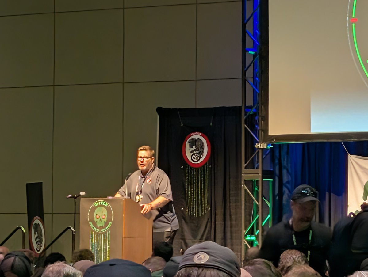 I_CAN_COMPUTER's tweet photo. Welcome to @GrrCON!! https://t.co/Dn27ixJ4BG