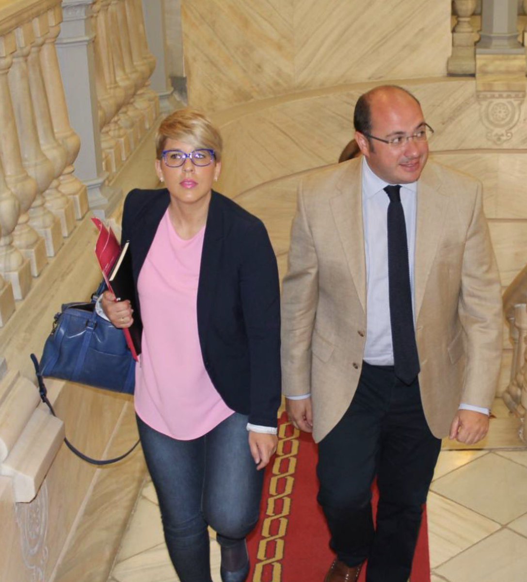 MesaporCTG's tweet photo. El PP es culpable y sentenciado del exJefe de López Miras. Vergüenza!!! Habría que preguntar al arquitecto vasco de la obra que se pasea con Noelia Arroyo como quiere👎🏻👎🏻Connivencia y corporativismo😡. ¡¡FUERA CORRUPTOS MAFIO$$O$$ del PP!! Cartagena merece más, mejor y limpieza!! https://t.co/7M0F72zXlR