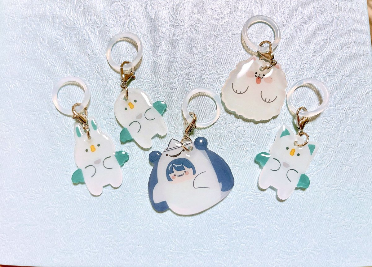 mochico_mochi00's tweet photo. 【制作受付】
完全にお試しでの受付です！

オリジナルミニチャームを制作します✧*｡

⋆┈┈┈┈┈⋆
･おばけデザイン費用:500円

･グッズ費用
1つ500円
10個で4500円

･発送(お客様負担)
ヤマト運輸の匿名配送を予定
⋆┈┈┈┈┈⋆
質問だけでも大歓迎🙆‍♀️

#ハンドメイド
#有償依頼 https://t.co/fHEatXIIHd