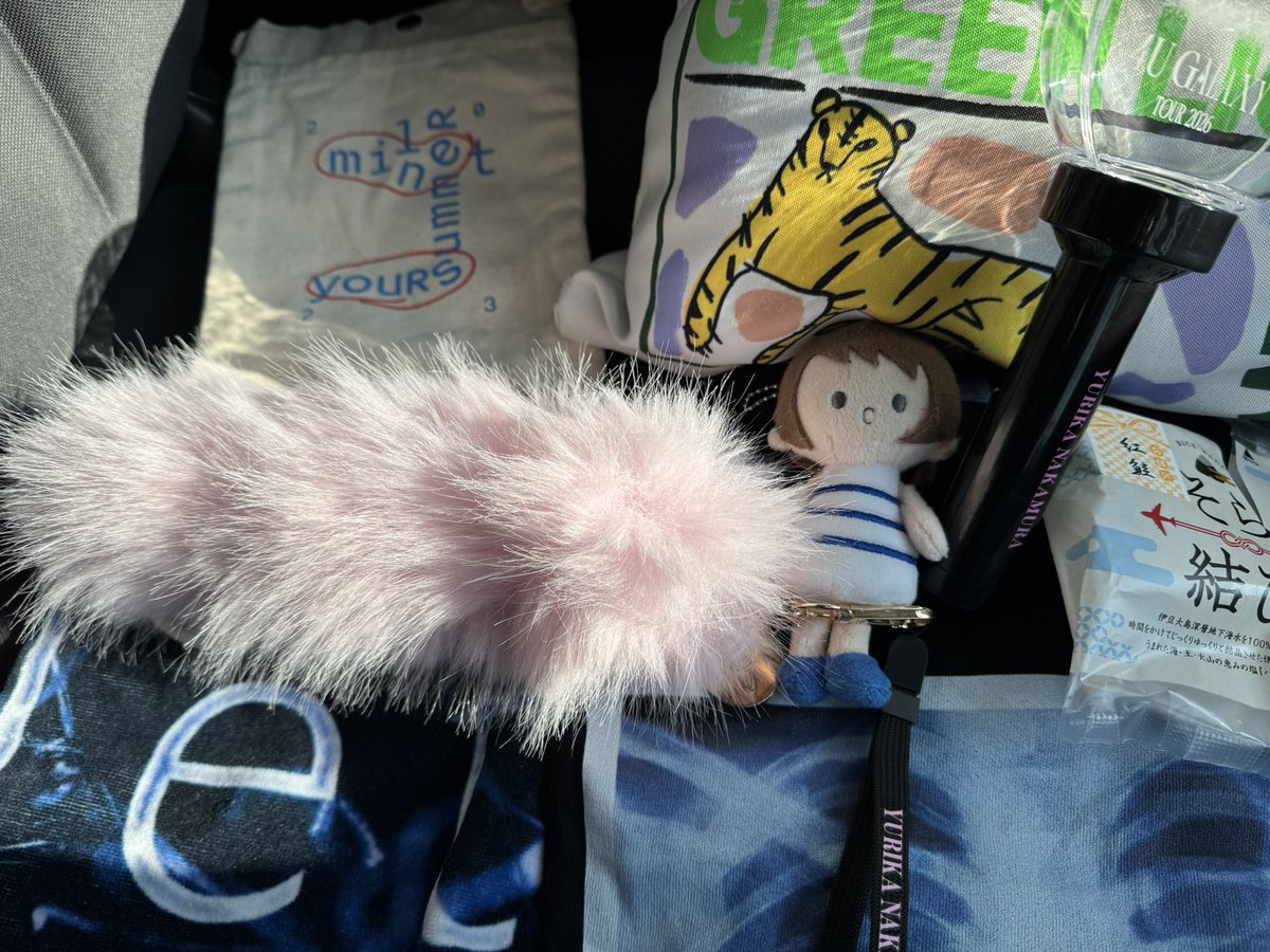 God510HEMI's tweet photo. ⭐️女神miletちゃん⭐️
🌙ユルゆりかちゃん🌙

⭐️香川🌙福岡被りの超絶辛さ😭

miletちゃんと一緒😋
🐷🌙初戦でW推しミッション🆑
（⭐️香川は🇹🇼🎫🎁してエア参戦）

⭐️MoGグッズで参戦🤩🤘✨
（🌙公認⭐️非公認）😋

#milet
#milet_MadeofGlass
#中村ゆりか
@yurikanakamura4
@contact_yuluna
#4UGALAXY https://t.co/9LtGNzaoOD