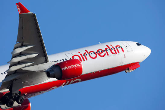 fp_afpx's tweet photo. @fjlopezm11 @Iberia Parece una copia de la librea de Air Berlin https://t.co/MgNlHpsxHX