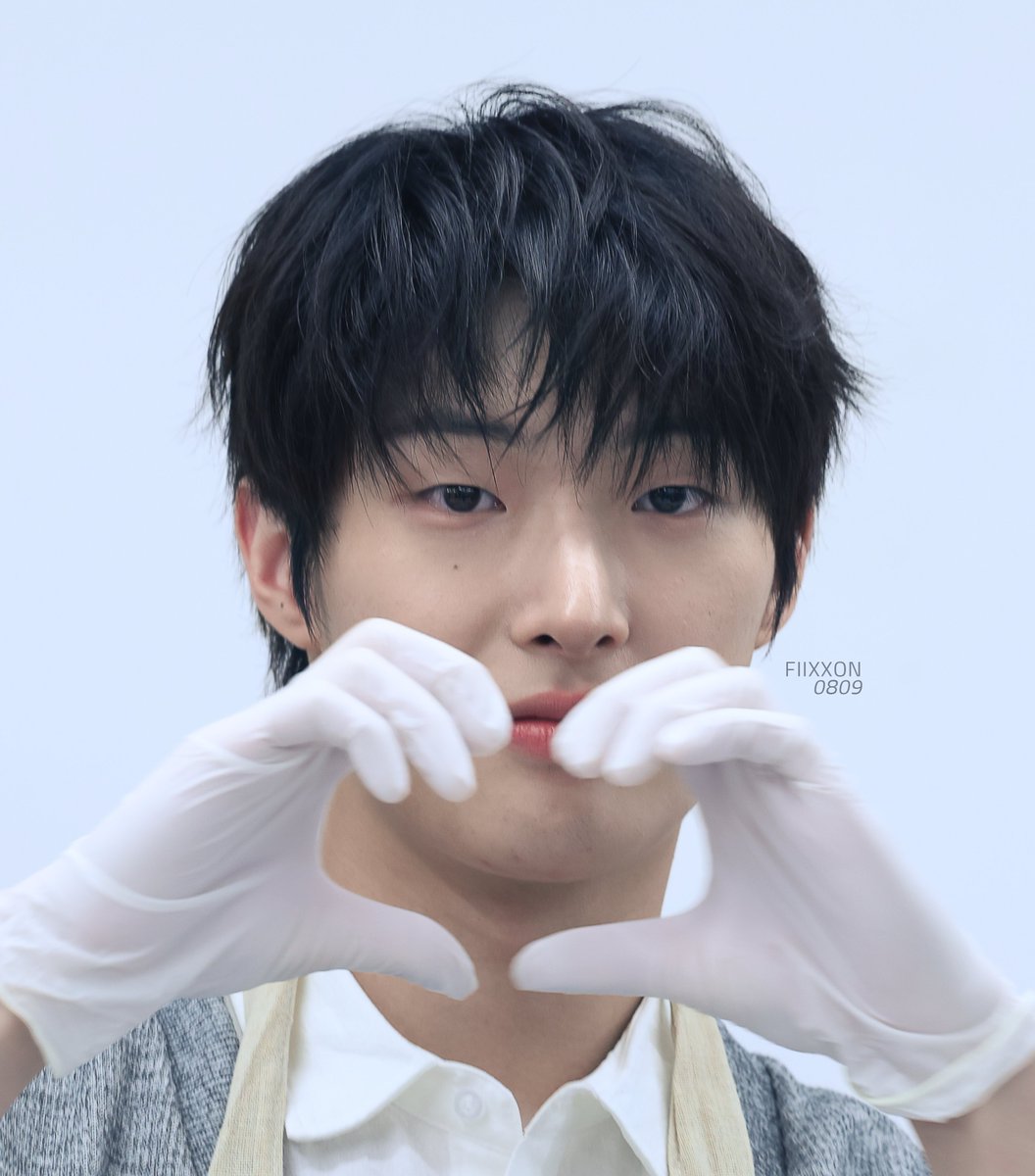 fiixxon0809's tweet photo. 260918 부산 hq   

#민기 #에이티즈 #송민기 #mingi #ateez #ミンギ https://t.co/sH5h7RPseL