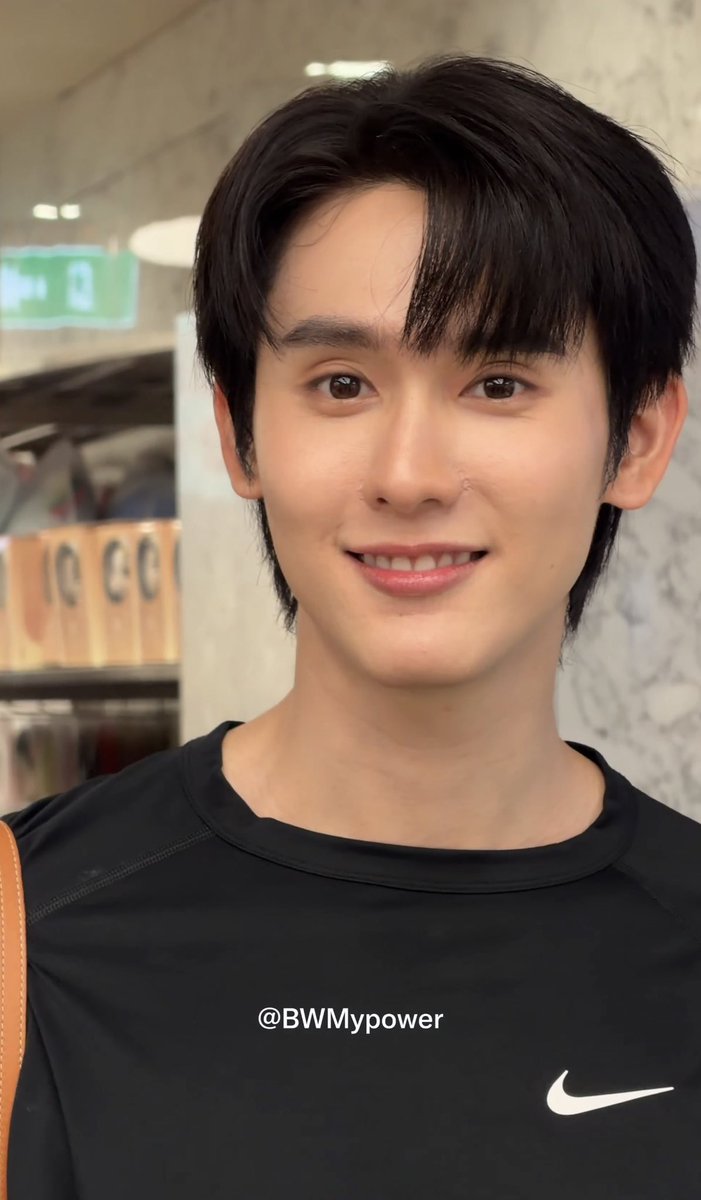 aomzinjk's tweet photo. มึง คู่ชิปกุหน้าตาดีมาก เค้ามองหน้ากันทุกวันไม่หวั่นไหวกันบ้างหรอวะ 😭 https://t.co/H0aX5bMxlN