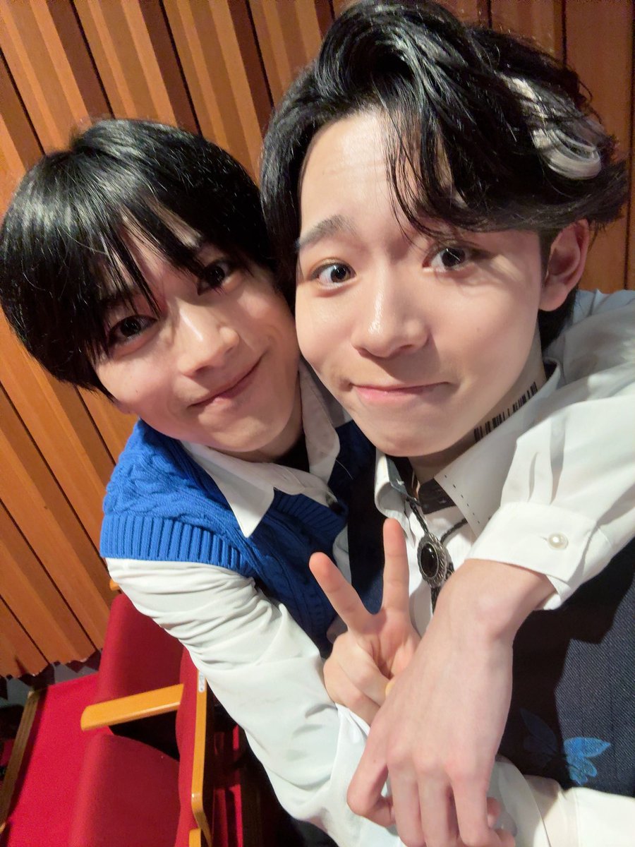 tokia0223's tweet photo. 舞台「AIBy」2日目ありがとうございました！

いおりくんとたくやくん見にきてくれたー！
明日も頑張るぞー！！ https://t.co/2QBP98eDtK
