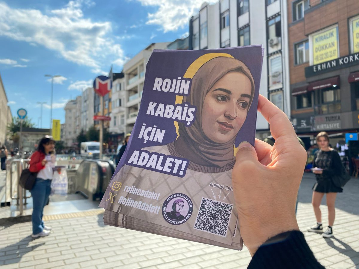 RojineAdalett's tweet photo. 📍İstanbul Üniversitesi’nde bildirilerimizle sesleniyoruz:
Rojin için susmuyoruz, vazgeçmiyoruz.

Onun için adalet talebimizi büyütmek, gerçeğin ortaya çıkması için sesimizi duyurmak üzere bir araya geliyoruz.

27 Eylül Pazar günü saat 19.00’da Taksim Tünel’deyiz. Sen de Rojin için sesimize ses ol.