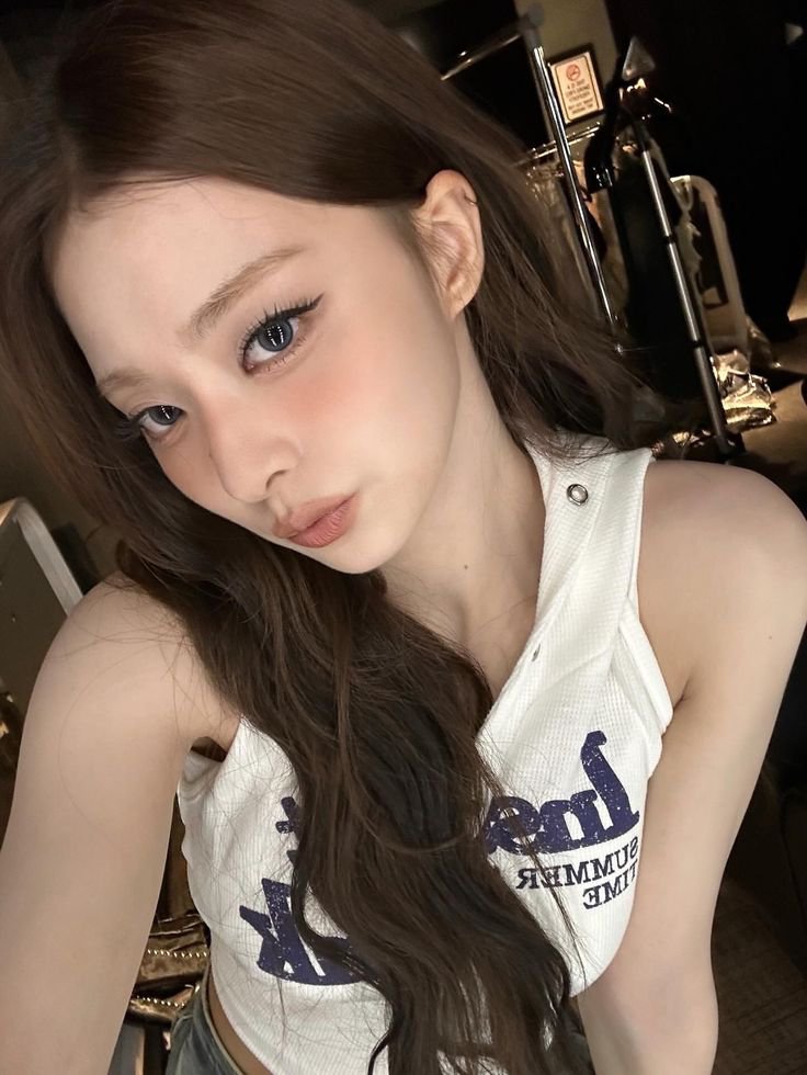 guardVALEWYN's tweet photo. Hai! Kembali lagi dengan Valewyn hehe. 

Kali ini kita main Minority ya, dan tolong disimpan dulu formnya biar gak bingung nanti mau cari dimana ya. 

🖇 : https://t.co/XjU9HxTGpb

Anyway, masih semangat kan nungguin kita kan? Pap dulu dong sebelum main. https://t.co/KcchLDZJON