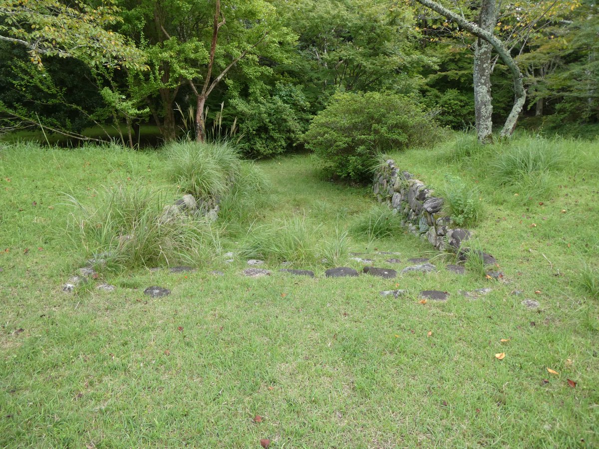 ko78044064's tweet photo. 正法寺山荘（しょうぼうじさんそう）
関氏、関盛貞 
三重県亀山市（2026年） https://t.co/SJvV1zAcRB