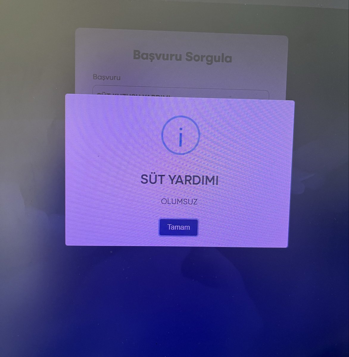 ErdincAhmet's tweet photo. Merhaba İzmir Büyükşehir belediyesi, çevremde ki her (haneye)çocuğa verilen süt niye benim oğluma verilmiyor acaba ? @izmirbld https://t.co/Z9y8MLkvcI