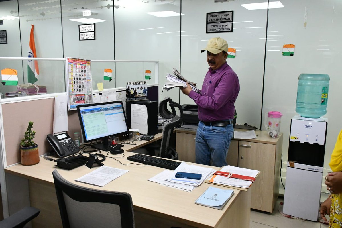 TexMinIndia's tweet photo. As part of Swachhata Hi Seva (SHS) 2026, Divisional Heads inspected their concerned Sections on 24 September 2026 to review cleanliness and hygiene practices.

Observed from 17 September to 2 October 2026, SHS 2026 carries the theme “Swachhata Mein Sahbhag, Swachh Bharat Viksit Bharat.”

#SwachhataHiSeva2026 #SwachhBharat #SwachhBharatViksitBharat #SHS2026 #MinistryOfTextiles
