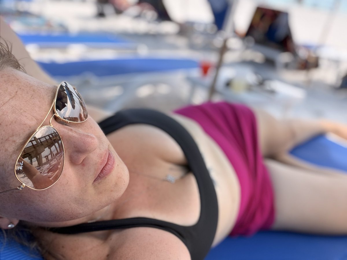 Lynee418_'s tweet photo. Tempting married men at the beach should be a Olympic sport #hotwife #swinger #cheating #beach #milf https://t.co/CBDU7p1vv9