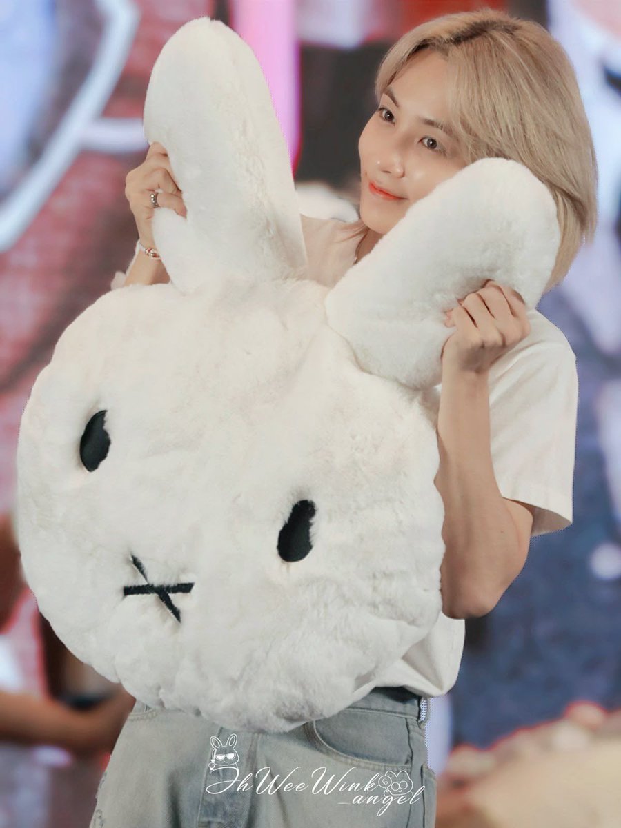 nyommmm4's tweet photo. 하니시 🐰 https://t.co/BYqkm0FU1a