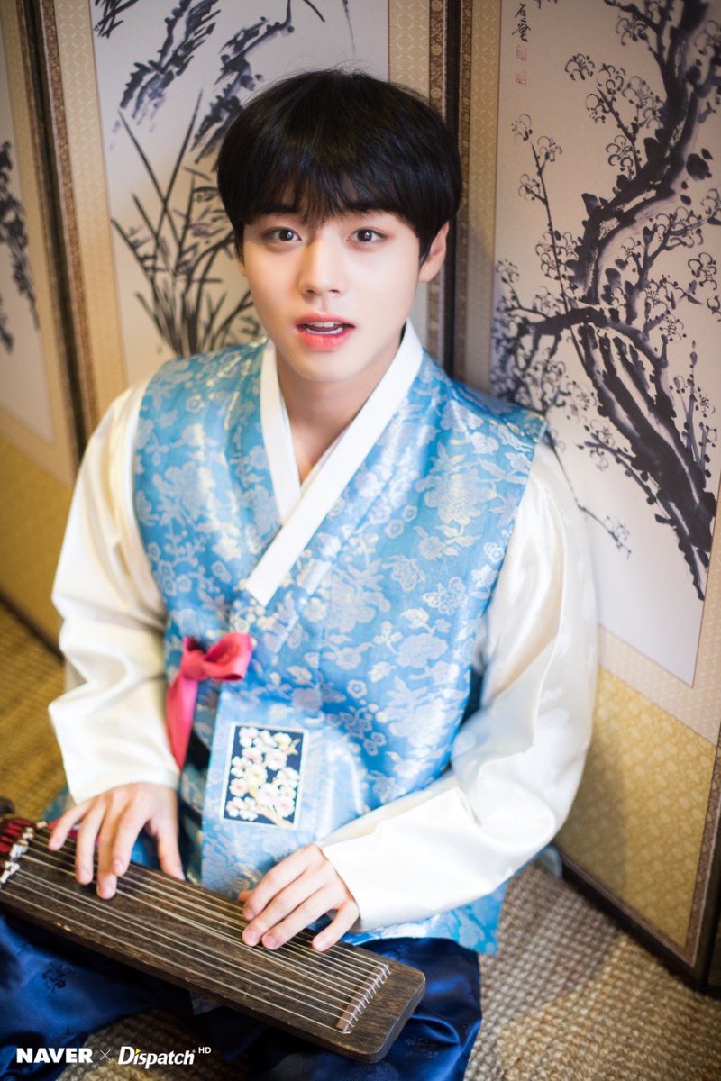 uxitxj's tweet photo. 다들즐추~💕 https://t.co/RTebnJNC3M