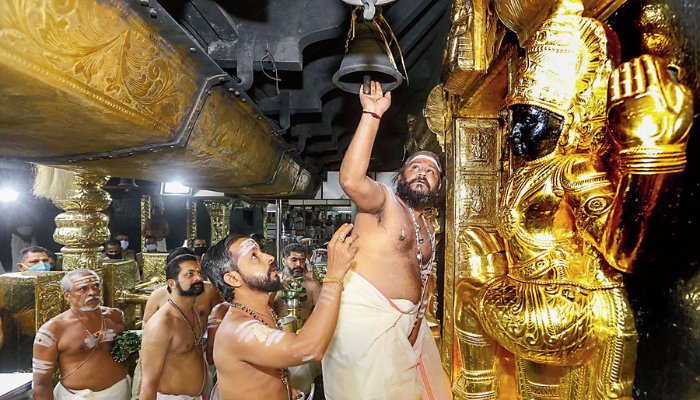 OpIndia_com's tweet photo. Kerala: 55.72 sovereign gold crown goes missing from Lord Ayyappa temple, imitation found in its place during verification; read details

https://t.co/dqSyxrgbZ3 https://t.co/ACQq4GmxKn