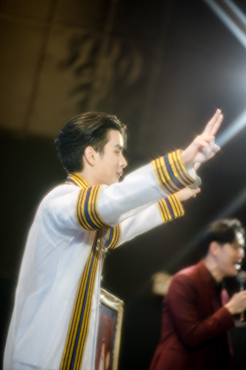 khunpolkingdom's tweet photo. [𝑹𝒆𝒄𝒂𝒑] #KHUNPOLGraduationDay (9) 

20:00 ㅡ  𝑬𝑵𝑫𝑰𝑵𝑮
"เอาจริงผมไม่อยากไปเลย ขอบ๊ายบายก่อนซักนาทีนึง"

CONGRATS BUNDIT KHUNPOL

#KHUNPOL https://t.co/GY0ujpMzK9