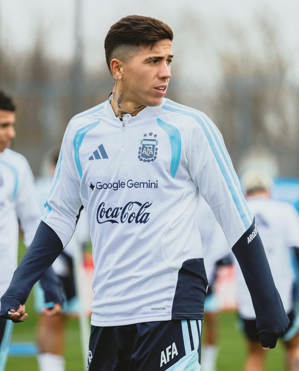 lascalonetarp's tweet photo. Selección Argentina de Fútbol Masculino 🇦🇷 
𝖫𝖺 𝖠𝗅𝖻𝗂𝖼𝖾𝗅𝖾𝗌𝗍𝖾 · 𝐋𝐚 𝐒𝐜𝐚𝐥𝐨𝐧𝐞𝐭𝐚 · 𝘁𝗿𝗶𝗰𝗮𝗺𝗽𝗲𝗼𝗻𝗮 𝗺𝘂𝗻𝗱𝗶𝗮𝗹 · entrenamientos, partidos, 𝘮𝘦𝘥𝘪𝘰𝘴 𝘺 contenido.
@thapfvo https://t.co/SLZWnkfZA4