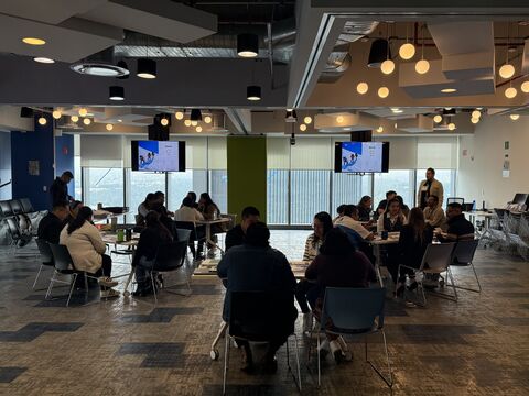 SilegaTeam's tweet photo. Thanks to the Zurich Insurance North America team for these hours together in Silega Expedition™. In a world where checking our phones is almost automatic, they spent hours fully absorbed in the challenge, the conversations, and the team decisions. That’s what makes this work... https://t.co/5gzmp6IJFs