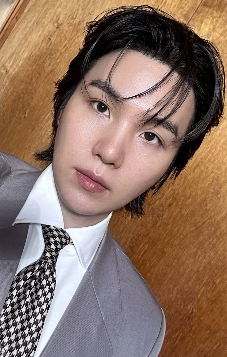 realsuga001's tweet photo. Do you like seeing my face without makeup?🫣 https://t.co/oEaF83fMjw