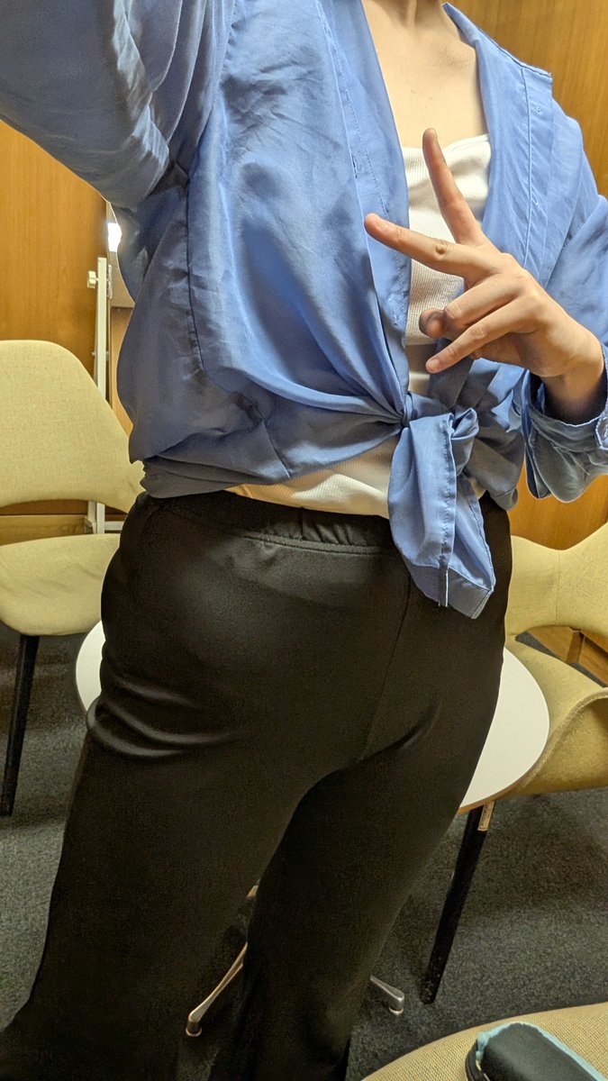 KYOOOO_ujin's tweet photo. ゼミの発表会でしたと
3回着替えた、、
ここ最近で最も心配と不安の種だったものが終わって、来週のオーディションにやっと集中できる‼️
ｷﾞｨｪ､､ https://t.co/0lCpFid6Av