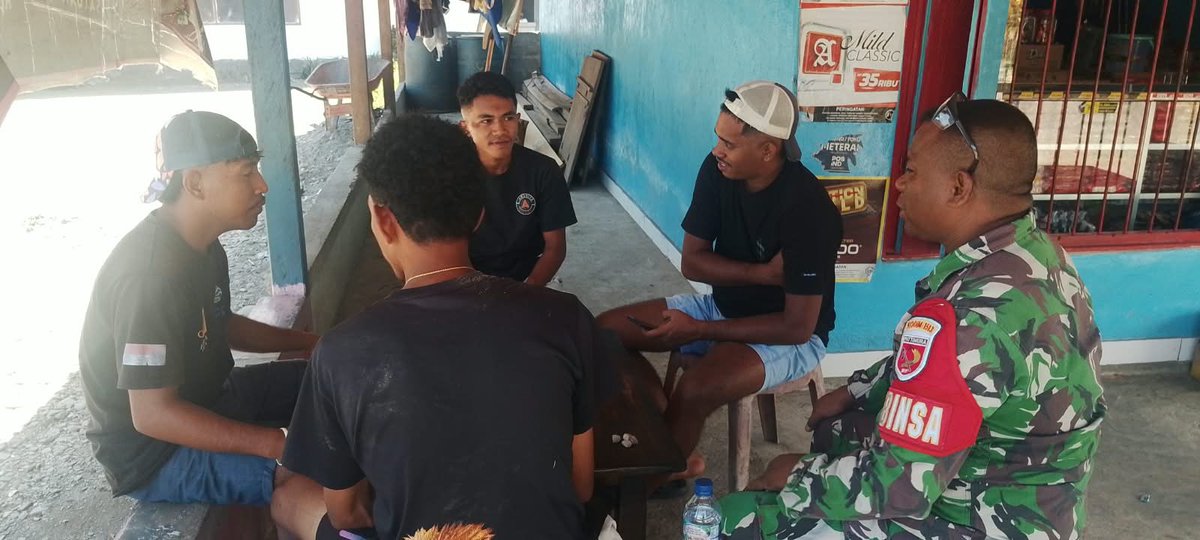 M1513sbb's tweet photo. Lewat Komsos Babinsa Tihulale Ajak Pemuda Jaga Kamtibmas dan Hindari Miras.

Baca Selengkapnya;
https://t.co/rVDiKScGAM https://t.co/C4P38OyjAI