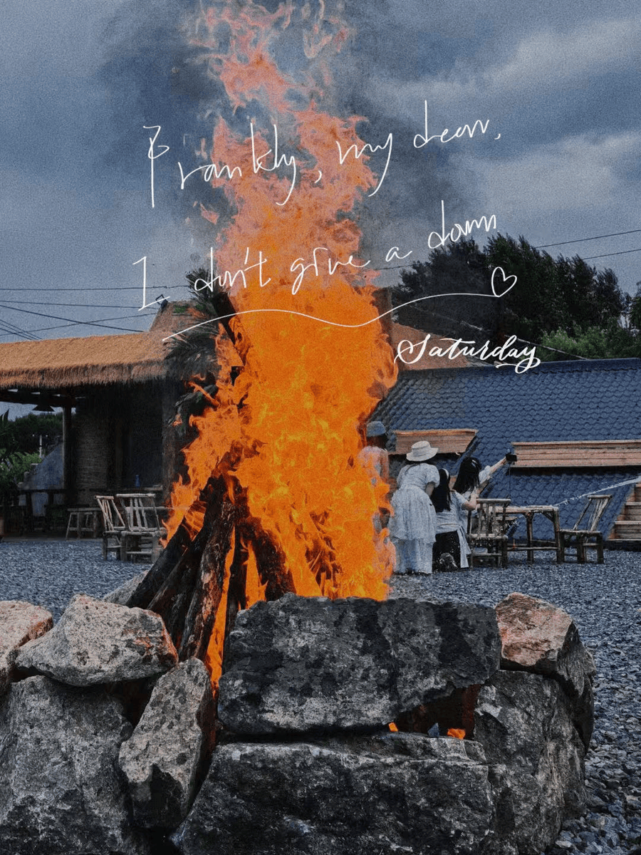 _Juule_'s tweet photo. Spent the night under a sky full of stars, laughing over hot s’mores with friends—this campfire vibe is exactly what the soul needed. https://t.co/T1sFTKdc56
