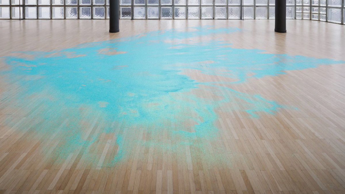 TokyoArtBeat_JP's tweet photo. 月と太陽が出会う場所で。アン・ヴェロニカ・ヤンセン日本初個展「東京、銀座5丁目4-1」が銀座メゾンエルメスで開幕🌹
https://t.co/vPQ6hZE7Cs

会期は2027年1月11日まで✨ https://t.co/7VqZVowoyQ