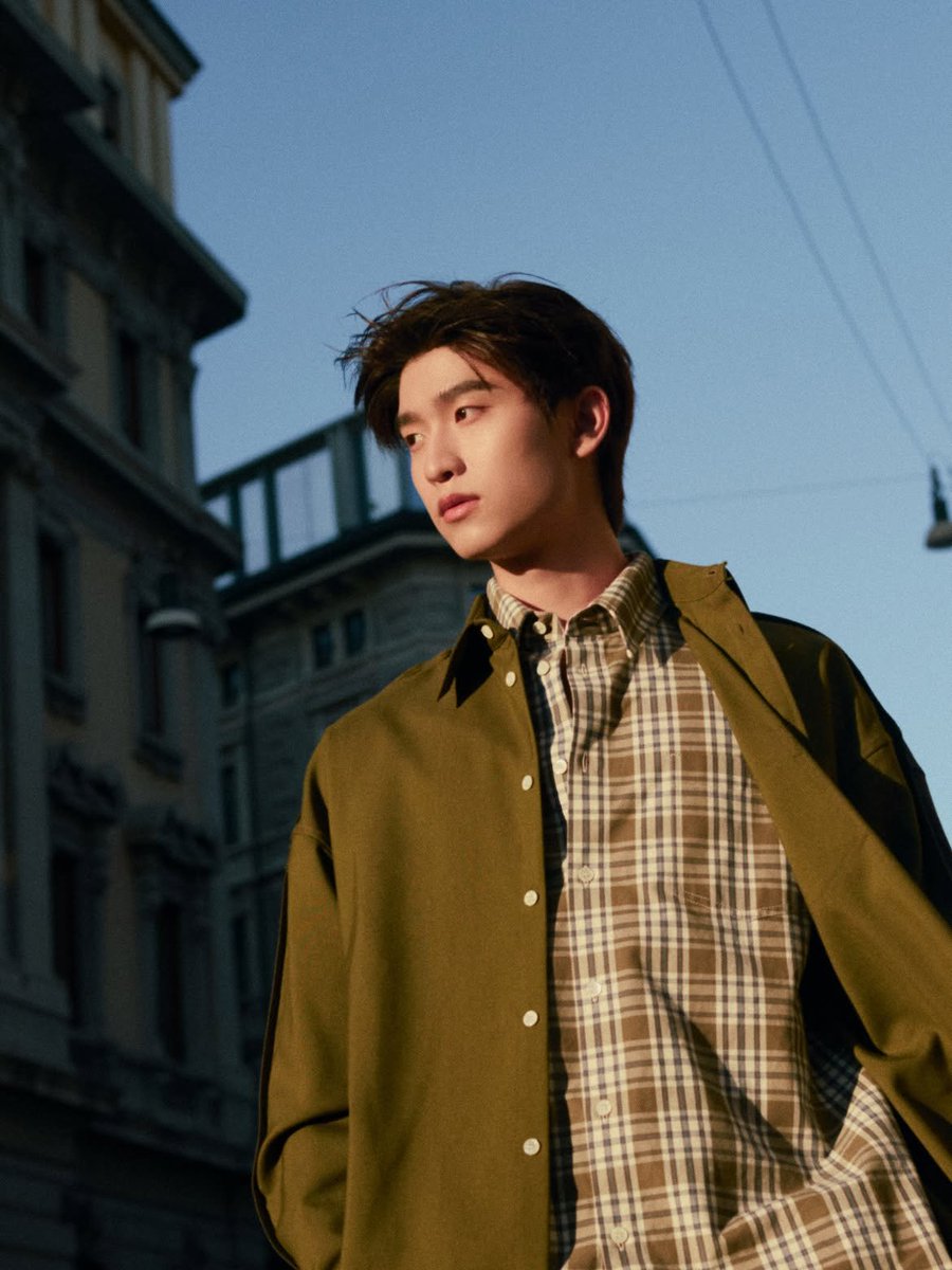 EverydaynewsTH's tweet photo. พี่นายแบบสุดหล่อ "โทมัส-ธีร์ทัศน์" กับภาพเช็คอินกลางกรุงมิลาน ก่อนร่วมชมแฟชั่นโชว์ Marni คอลเลกชั่นใหม่ Spring Summer 2027 ที่จะจัดขึ้นในวันที่ 24 กันยายนนี้ เวลา 19:00 น. ตามเวลาประเทศไทย รอติดตามลุคหล่อๆ ของโทมัสกันน้า

#EVERYDAYth #tthomastc
#Marni #MarniTH #Marniss27 https://t.co/Bzg2U00q2p