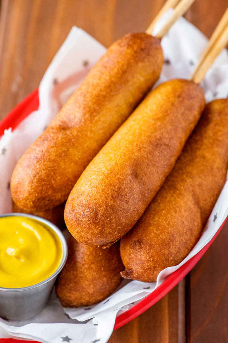ScottRo83866595's tweet photo. I’m seriously considering investing in a start up 24 hour drive thru restaurant that only does authentic corn dogs and fries….it could work lol https://t.co/UInTWcGl3m