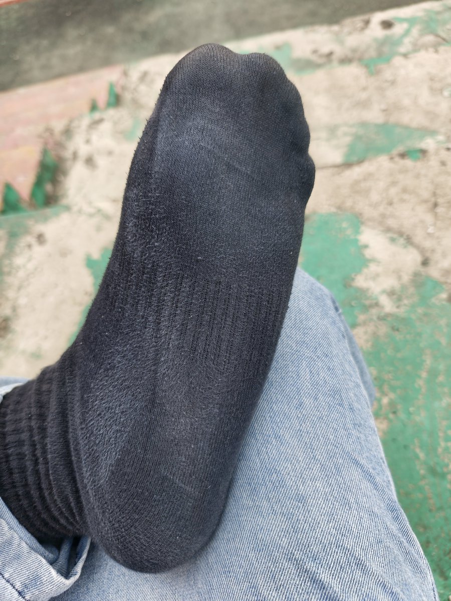 hao_sha93250's tweet photo. 在操场散步走了了3公里
臭的要死袜子成这样
45码的脚对着爹的脚底意淫！
听着你爹的指挥！
傻逼！
排脓！
#指挥 #粗口 #倒数 #粗控
 #粗口控r #黑袜 #男大 #导管 #feet #无脑傻逼 #ATM奴 #上贡 #反差 #舔脚 #原味 #雄臭 #s  #1s #直男 #sm #恶堕
 #atm #爷们 https://t.co/6R6s0eELm0